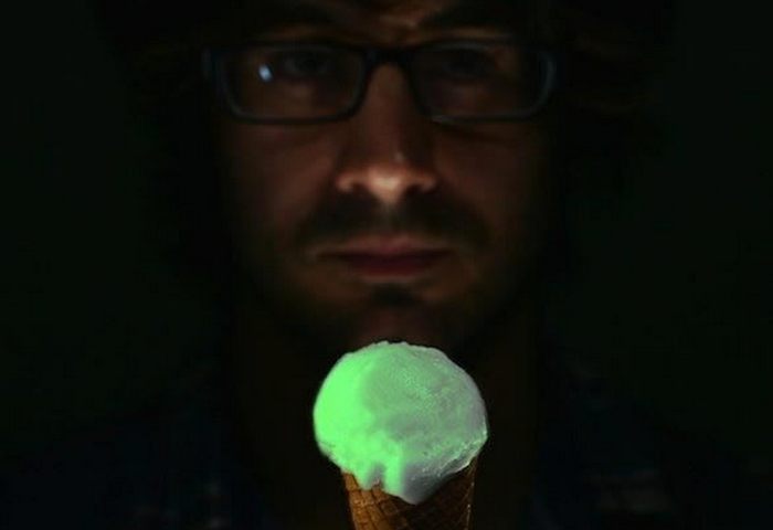 Ice Cream "fluorescente". Ice Cream "fluorescente".
