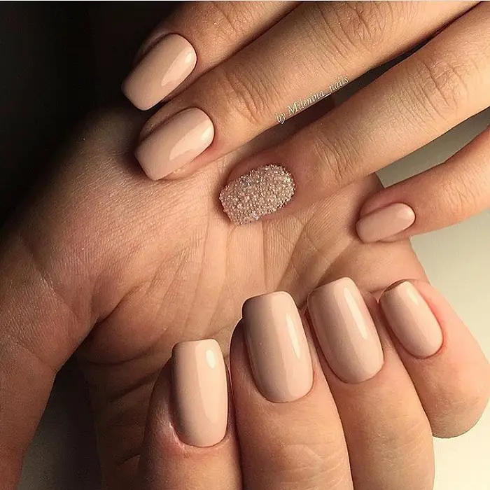 manicura Nyudovy con lentejuelas manicura Nyudovy con lentejuelas
