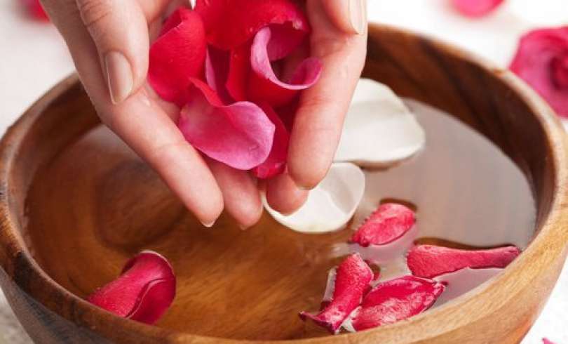 Beneficios del Agua de Rosas: Agua antioxidante contra el envejecimiento