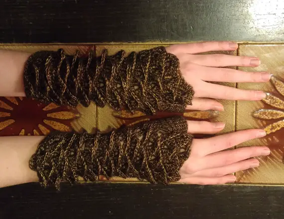 Guanteletes de escamas de dragón de bronce, hecho a mano en Islandia