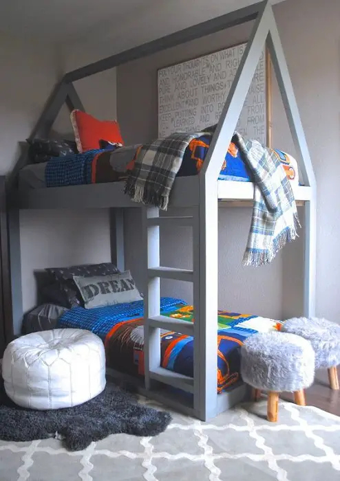 El diseño original de la casa mini-cama para dos niños, ¿qué es exactamente creará interesante interior y muy especial.
