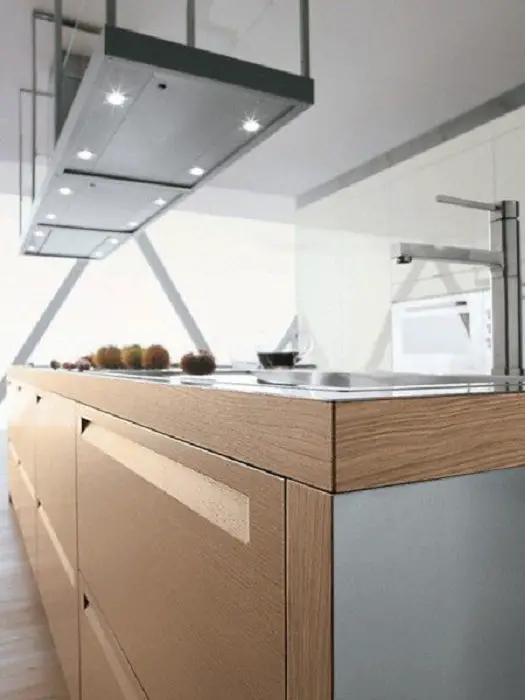 El diseño original de encimeras de madera y vidrio, a continuación, que va a crear el confort incluso en la cocina.