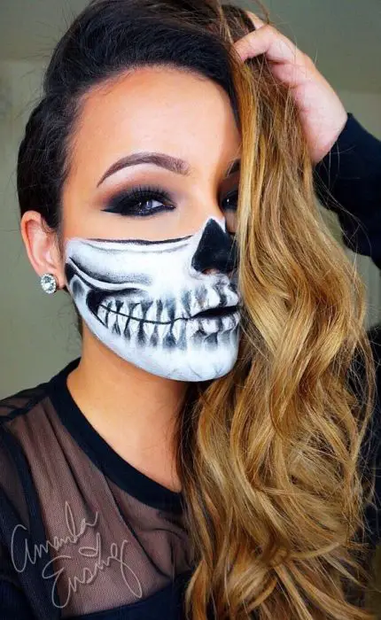 Half skull realness #halloween: 