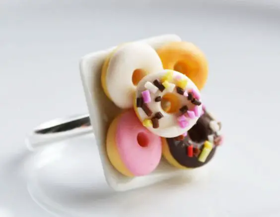 Doughnut Donut Ring Miniature Fimo Polymer: 