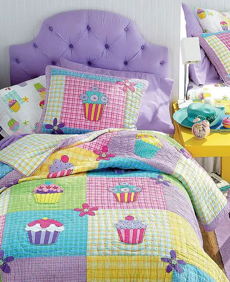 Little girl's Quilted Cupcake Bedding: 