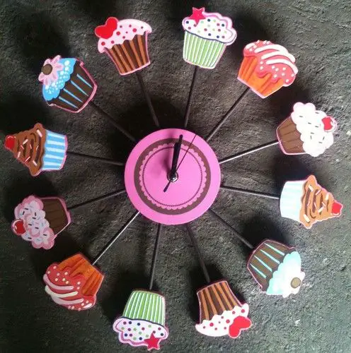Cupcake clock - the best one I've seen yet!: 