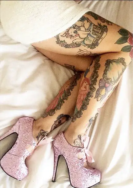 Wow what not the love. I love the princesses, The mirror, flower on her knee, and the little white cat from the movie. The Aristocats! And those Shoes! <3: 