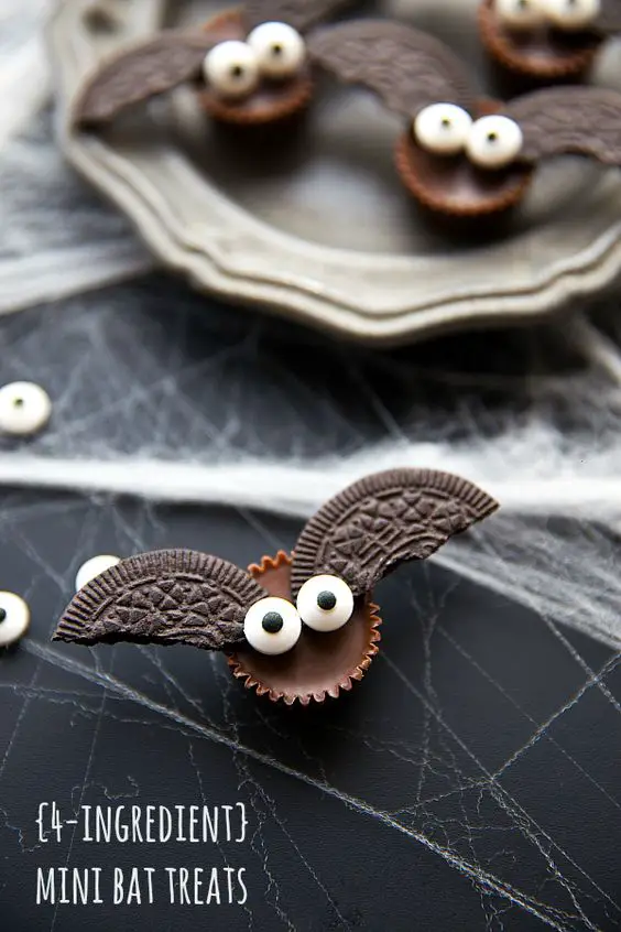 Bite-Sized Bat Treats. Only 4 ingredients are needed and the assembly takes mere minutes!: 