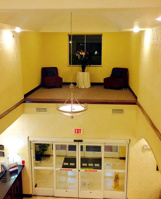 El segundo nivel del hotel.