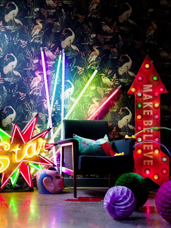 Set the tone for an all-night party with neon circus lights. They'll add instant cool to any dining room and make it feel wonderfully festive. Image: Livingetc: 