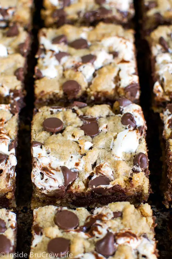 Swirls of fudge and marshmallow inside these peanut butter blondies will get…: 