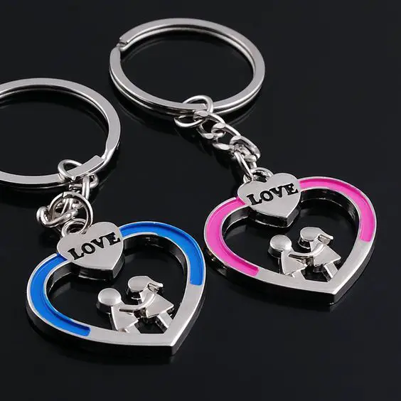 2016 Novelty Items Casual Couple Love Keychain Cartoon Key chain Lovers Key ring Women Wedding Jewelry Accessory Valentines Gift: 