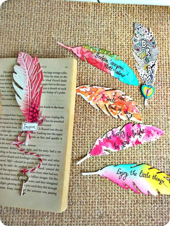 Feather bookmark ideas More: 