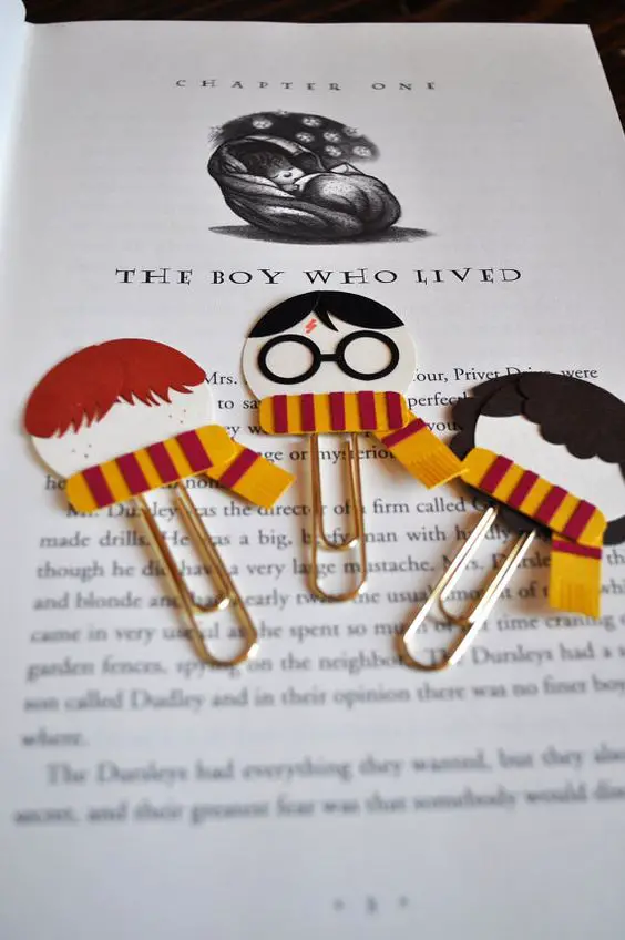 Harry Potter, Ron Weasley, Hermione Granger Punch Art Paperclip Bookmarks from MyPaperMoose on Etsy (Love these): 