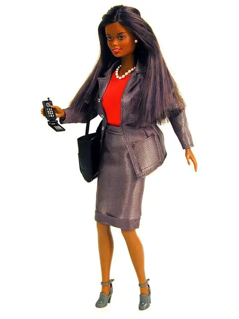 A lo largo de las últimas seis décadas, Barbie ha dominado la fuerza de trabajo en cuanto a las muñecas vienen. De hecho, se ha llevado a cabo más de 150 carreras, siendo "utilizados" como todo de un astronauta a un médico para un ejecutivo de negocios. 