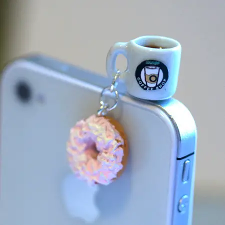 Kuwait café y Donut Iphone auriculares Plug polvo clavija - decoraciones a mano móvil auriculares