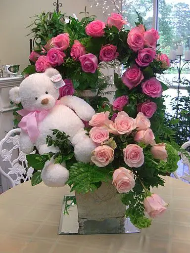 flower arrangement. heart topiary. pink roses. teddy bear. http:thebloomingidea.blogspot.com: 