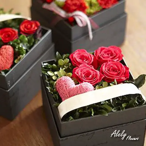 Caja de flores Hermosos detalles para esos días especiales.: 