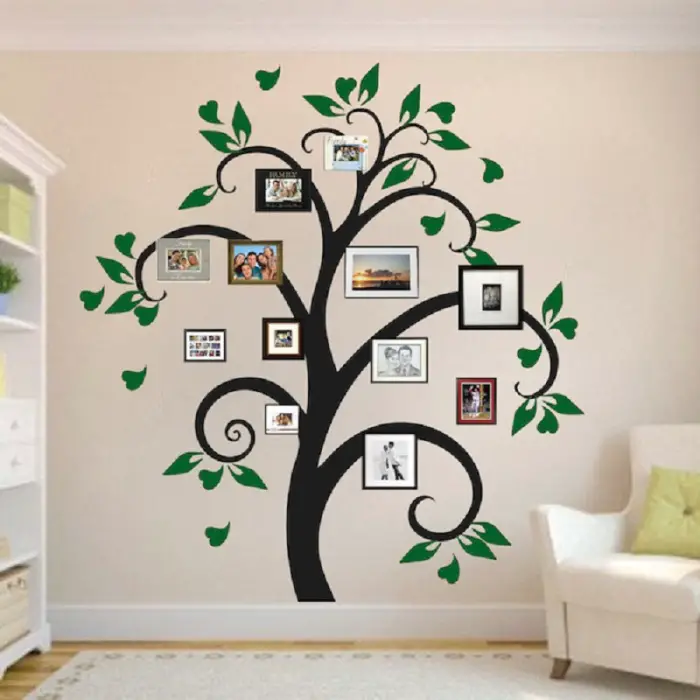 Árbol genealógico en la pared será una gran adición a la sala de estar interior.