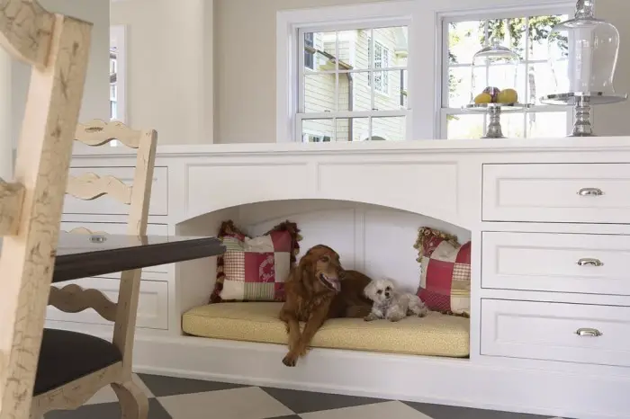 Muebles especiales con un lugar para el perro. 