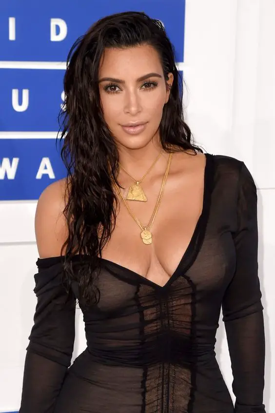 How to get Kim K's VMA 2016 wet hair look: 