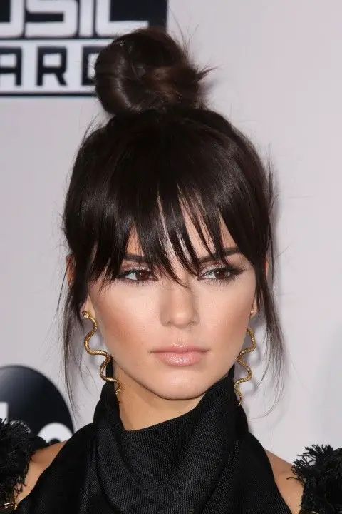 Top Knot styles Kendall Jenner.jpg: 