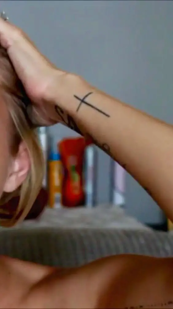 Tatuajes de cruces Girls Tattoos: 