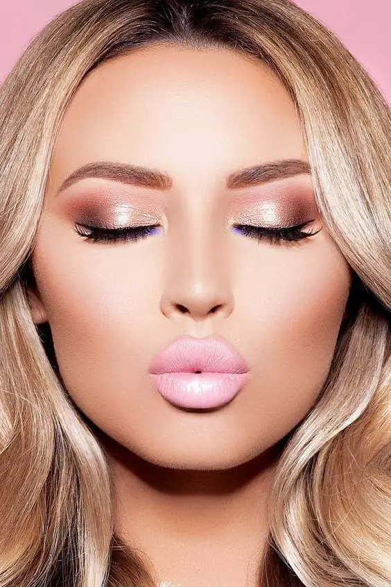 Charming Rose Gold Makeup Looks from Day to Night ★ See more: http://glaminati.com/charming-rose-gold-makeup-looks/: 