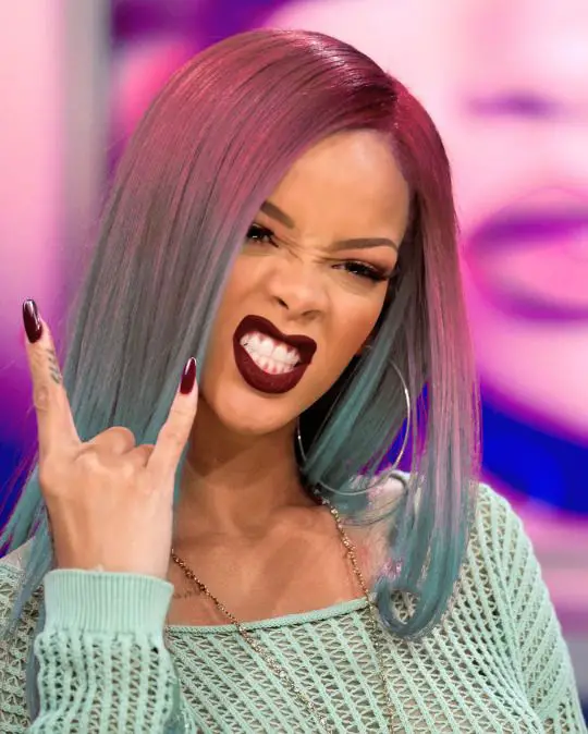 Who else love's #Rihanna's hair here???: 
