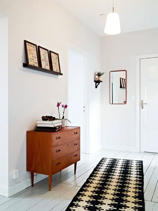 alfombra tradicional - perfecto para un pequeño pasillo con colores brillantes. 