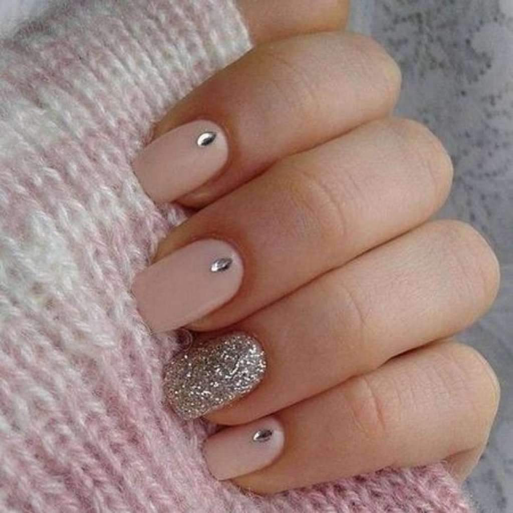 25 ideas de manicure nude que querrás hacerte hoy mismo