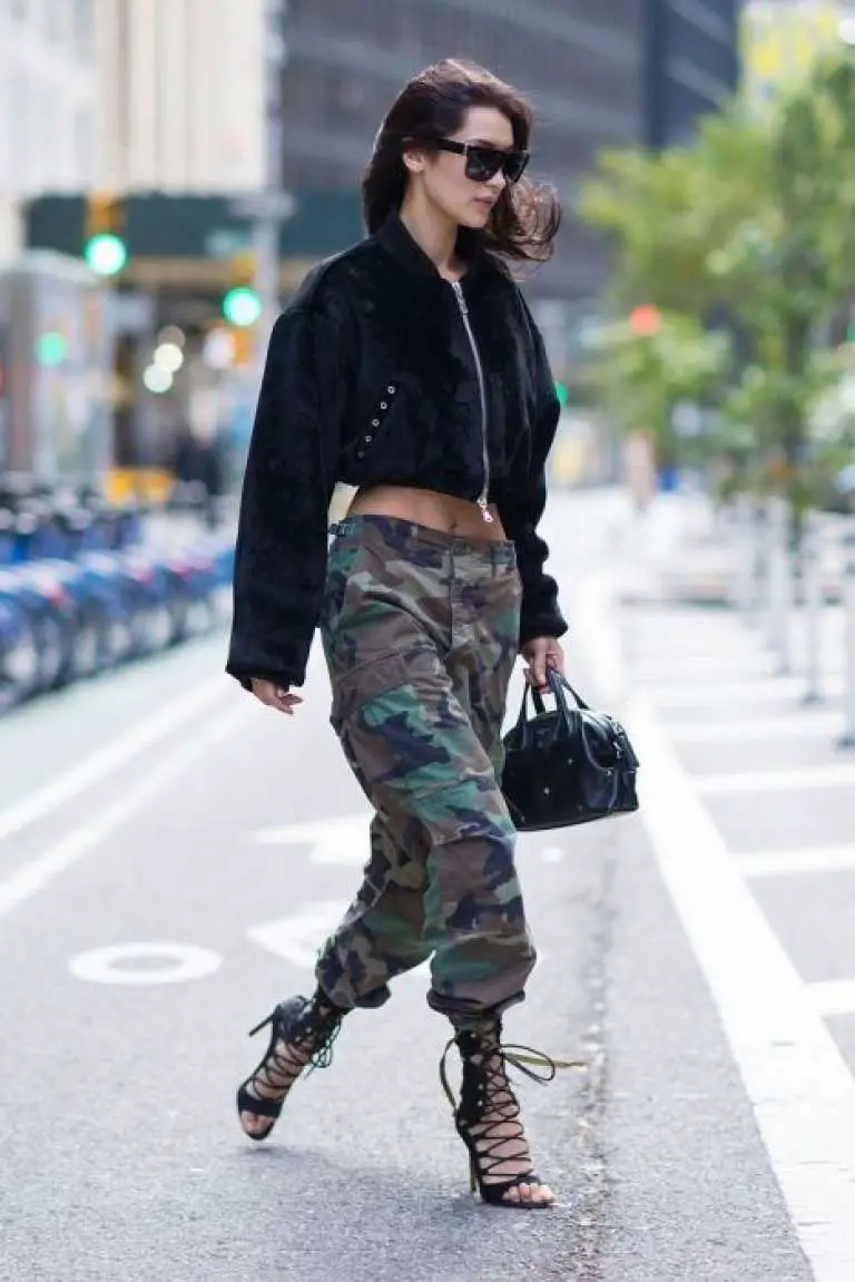 30 Ideas para lucir tu Outfit de Camuflaje con estilo