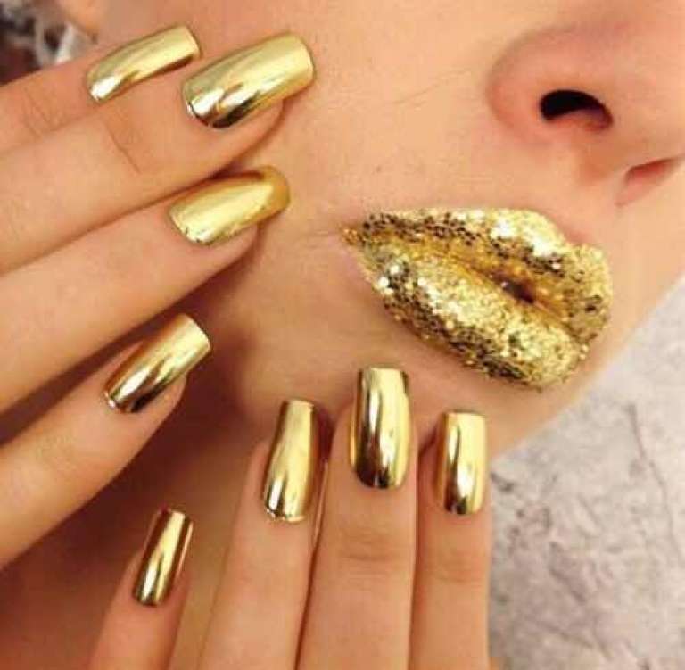 Включи золотая есть. Золотые ногти. Золотой маникюр. Маникюр с золотом. Маникюр в золотистых тонах.