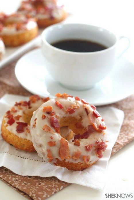 Low-carb+maple+bacon+doughnuts: 