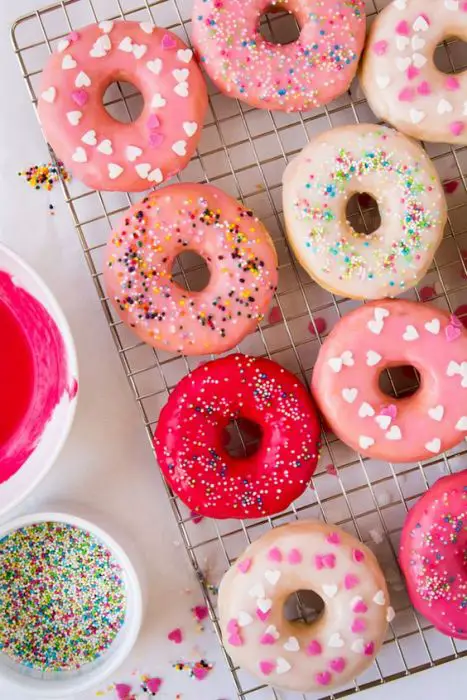 How to make colorful donut glaze: 