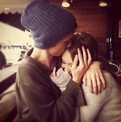 Resultado de imagen para chica feliz con novio tumblr