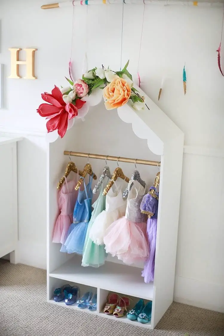 24 Encantadoras Ideas De Mini Closets Modernos Para Niñas