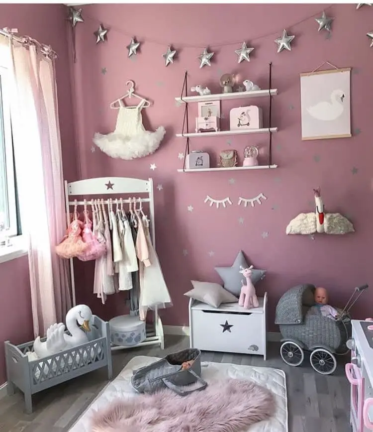 24 Encantadoras Ideas De Mini Closets Modernos Para Niñas