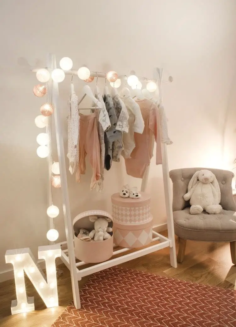 24+ Encantadoras Ideas de Mini Closets Modernos para Niñas