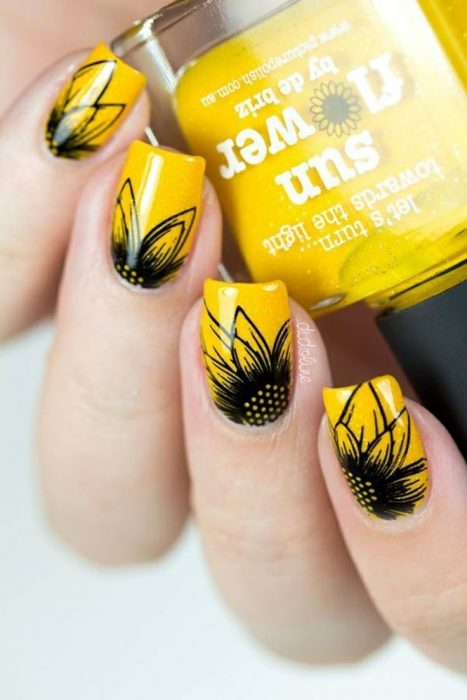 25+ ideas de diseño de uñas con flores girasoles