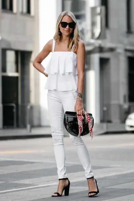 outfit pantalon blanco