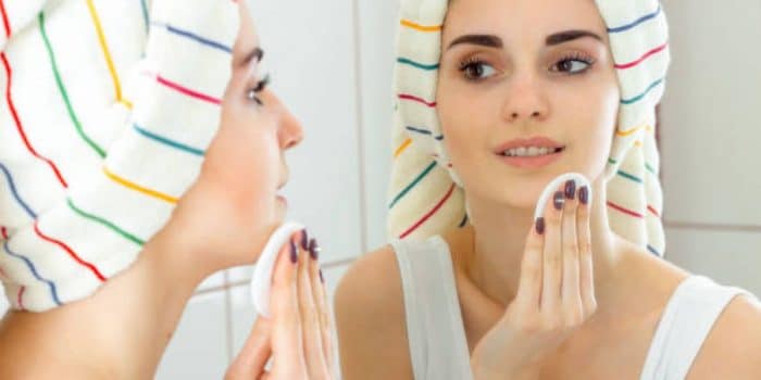 Resultado de imagen para removedor de maquillaje chica