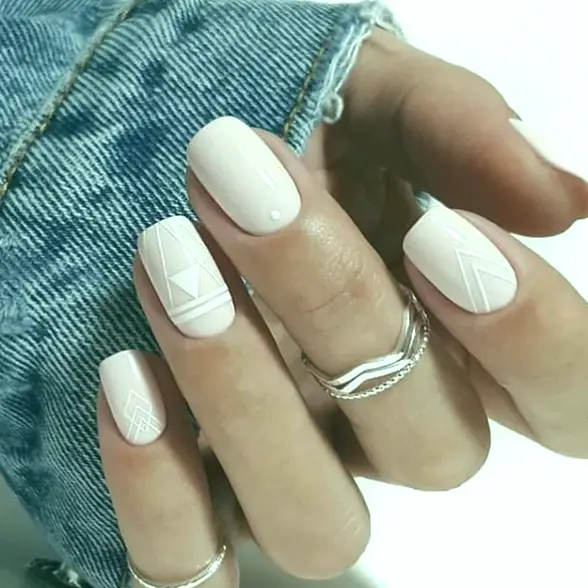 nail design with line