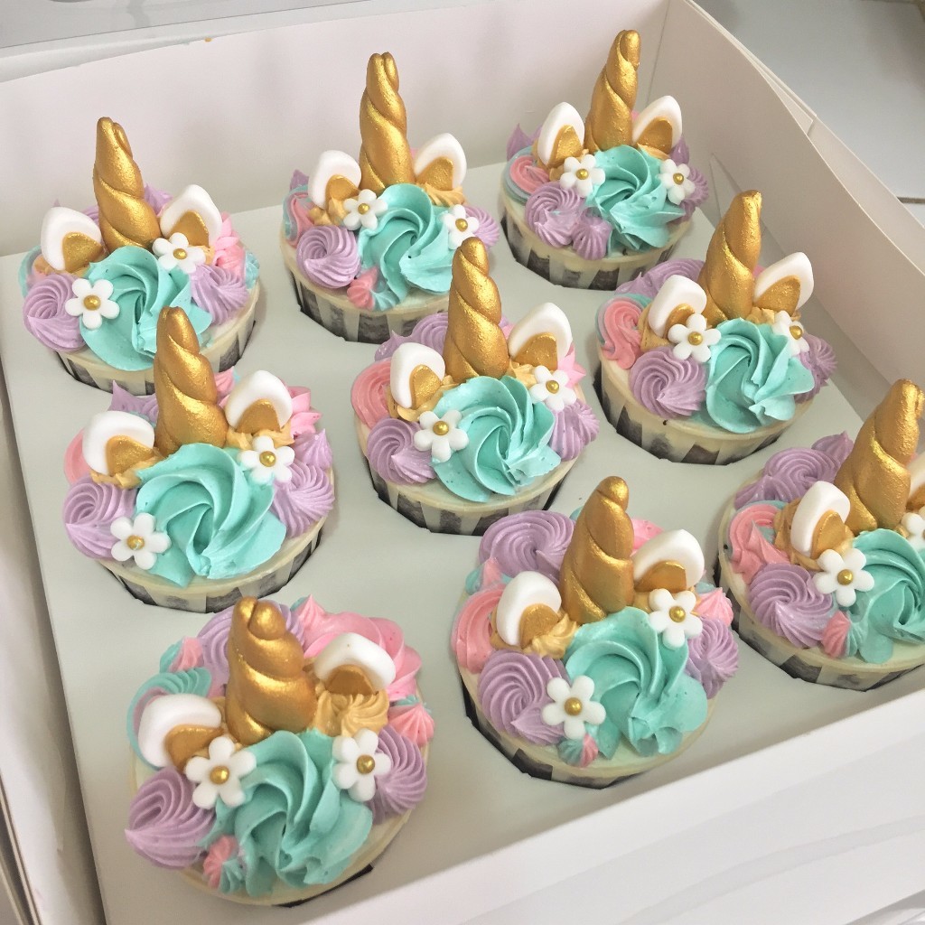 Unicorn Cupcakes https://noticiastu.com/recetas/30-ideas-cupcakes-unicorn-learn-make them/