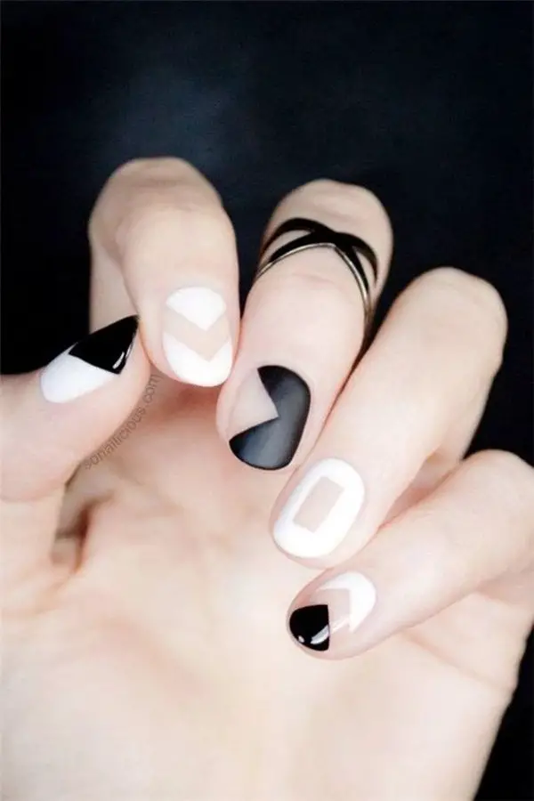 moda uñas blancas y negras