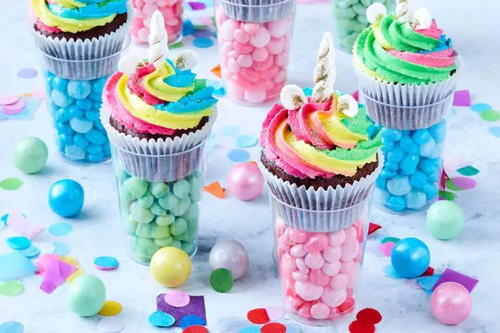 Cupcakes de Unicornio https://noticiastu.com/recetas/30-ideas-cupcakes-unicornio-aprende-hacerlos/