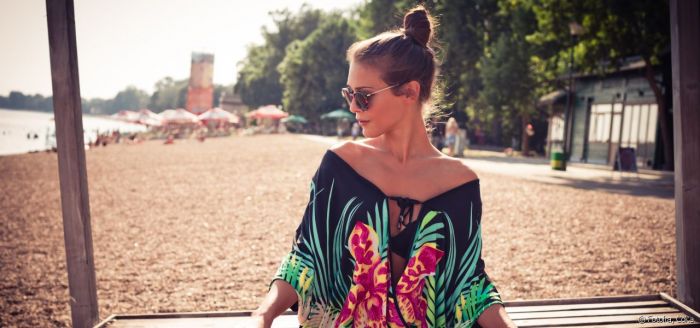 peinados para la playa https://noticiastu.com/belleza-moda/10-peinados-perfectos-la-playa-piscina/