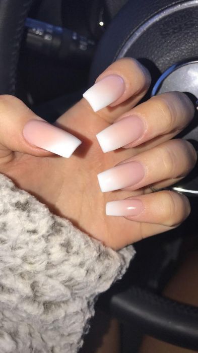 Gradient ombre effect nails - https://noticiastu.com/belleza-moda/unas-degradadas-efecto-ombre/