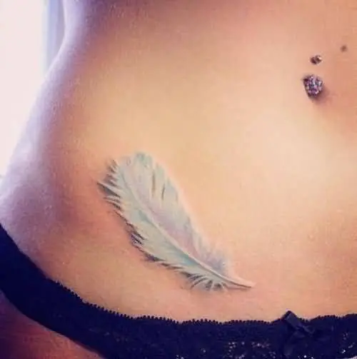 Resultado de imagen para feather tattoos girl with