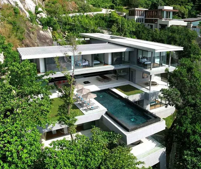 Villa Amanzi - una casa de varios niveles en Phuket.